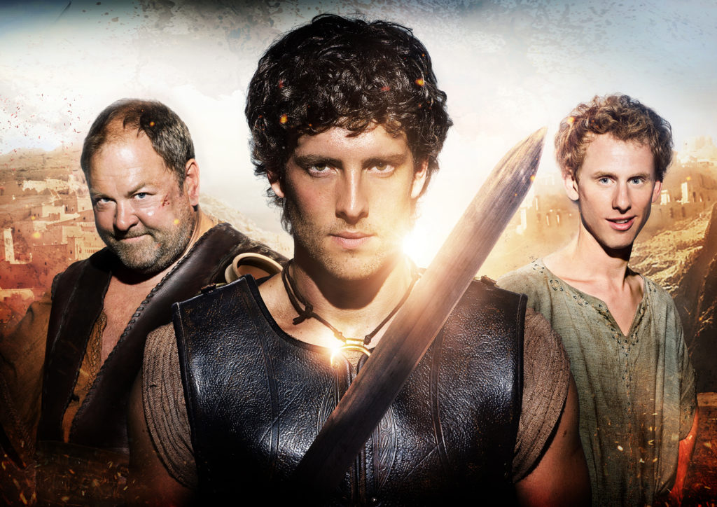 Bild: (L-R) Hercules (MARK ADDY), Jason (JACK DONNELLY) and Pythagoras (ROBERT EMMS)