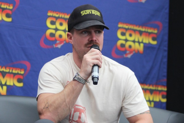 Stephen Amell - Arrow - Code 8 - London Film and Comic Con 2022 6